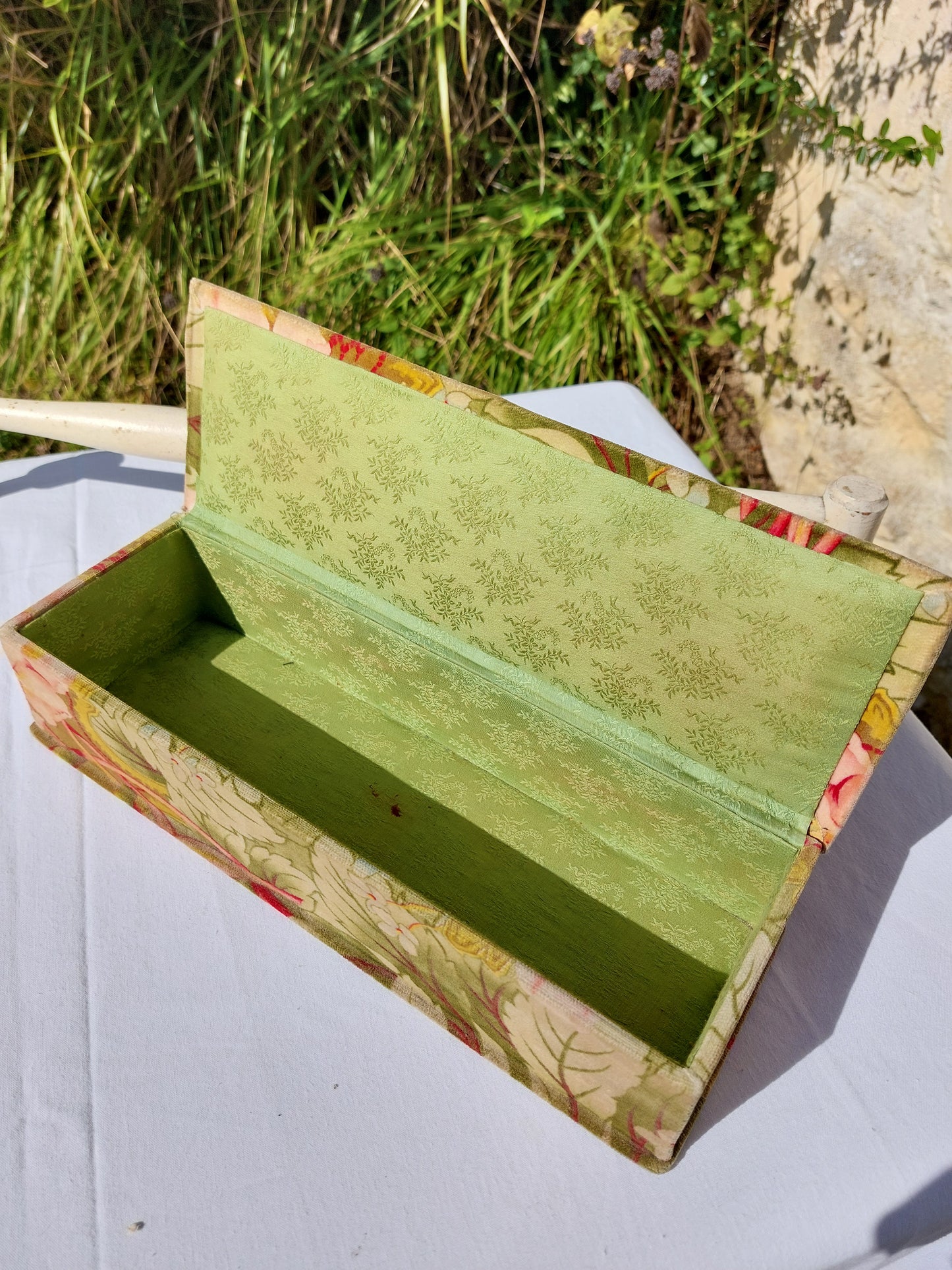 Boîte à couture en velours