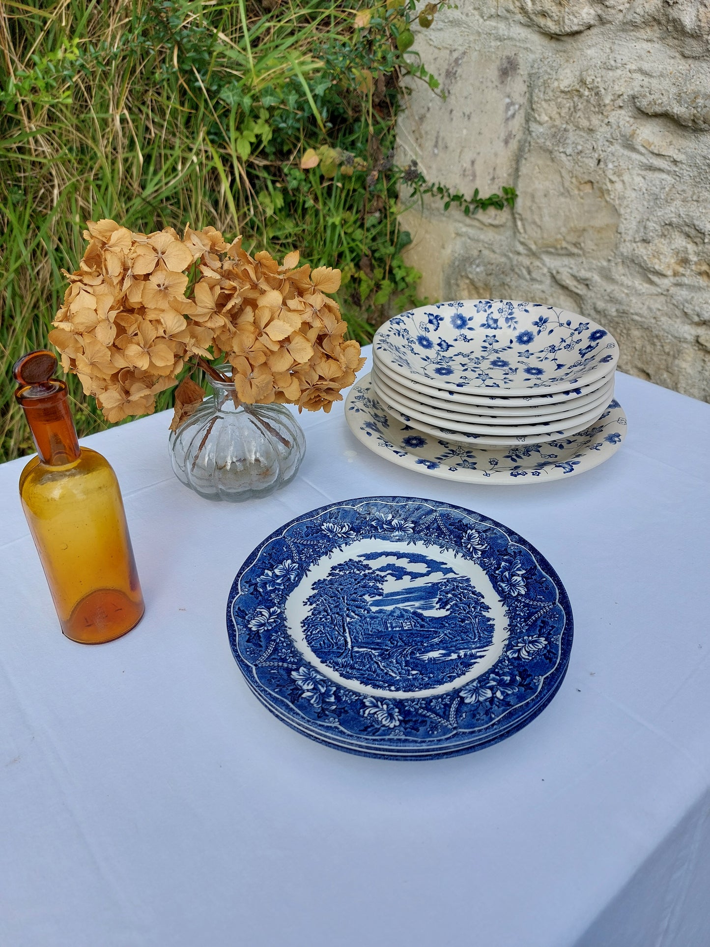 Lot de 3 assiettes à dessert "BARRATTS England"