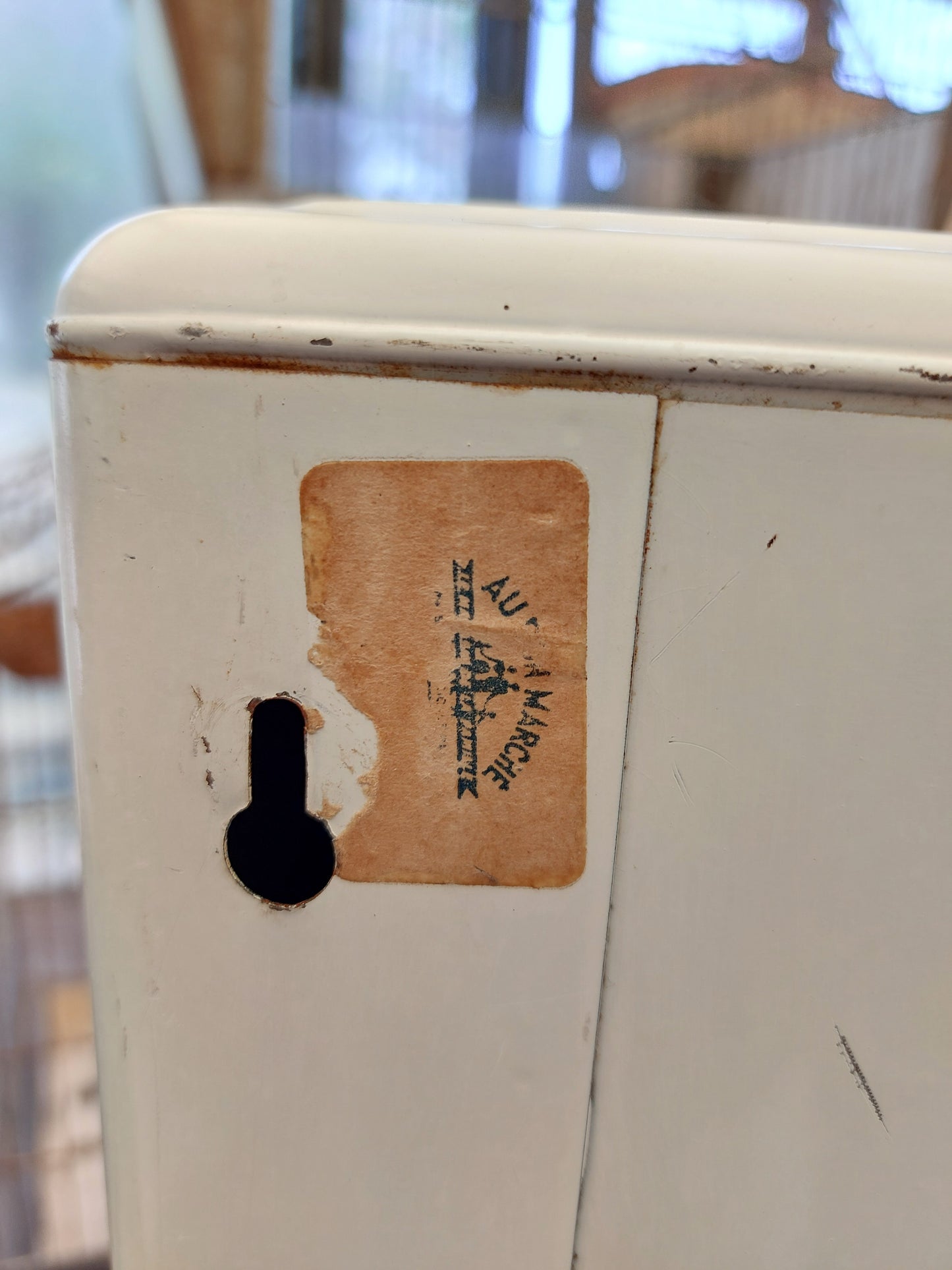 Armoire à pharmacie