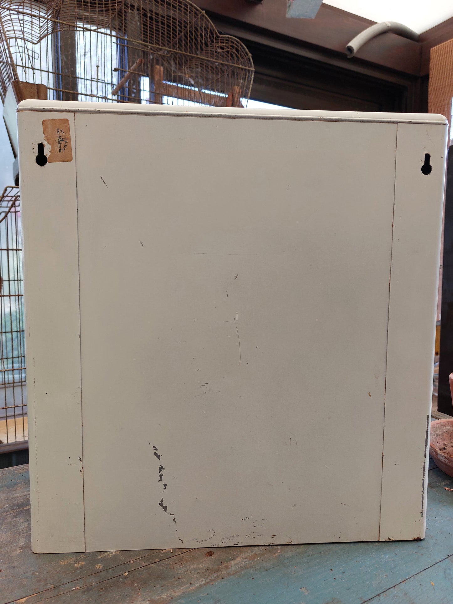 Armoire à pharmacie