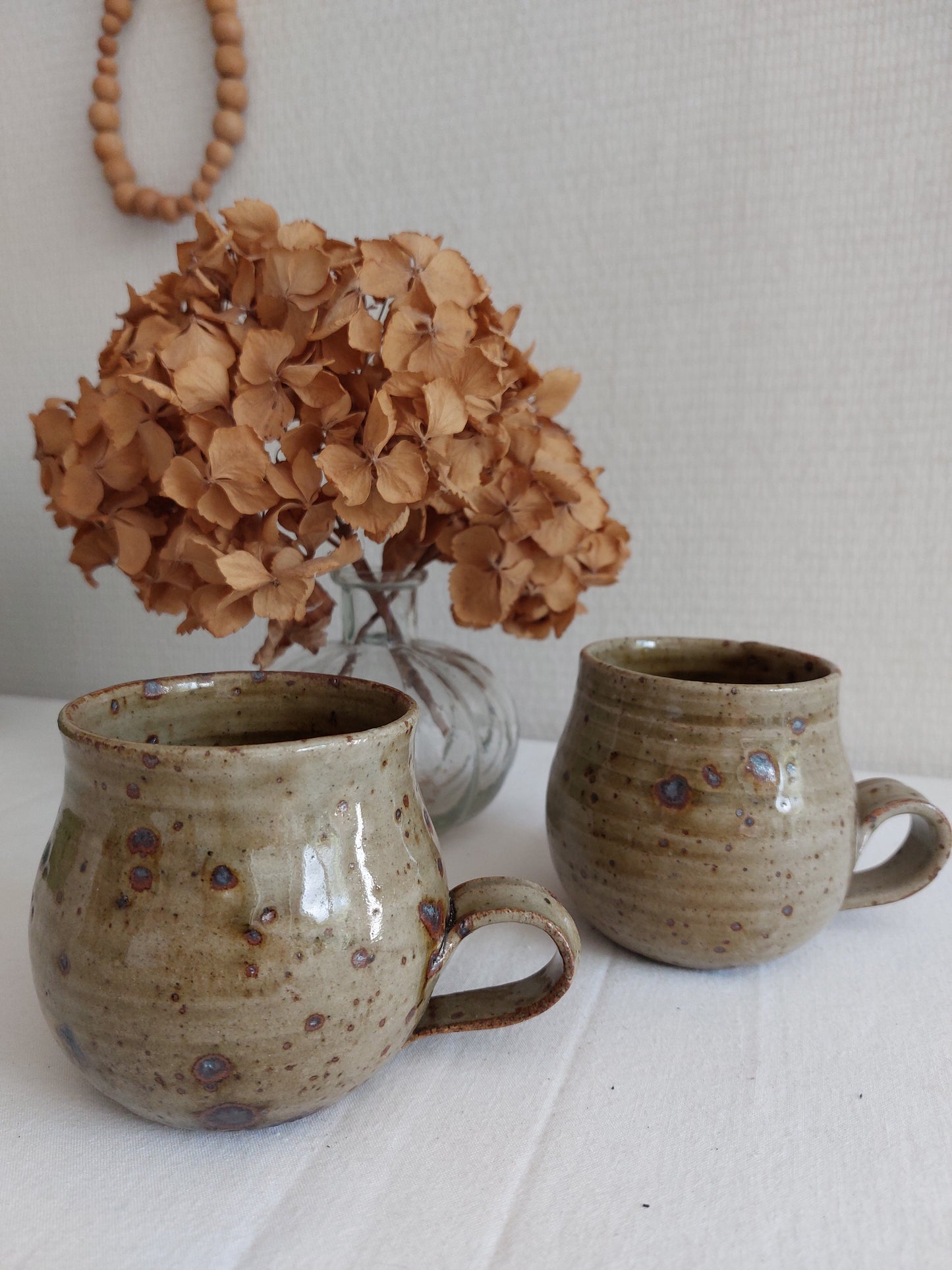 Lot de 2 mugs en grès
