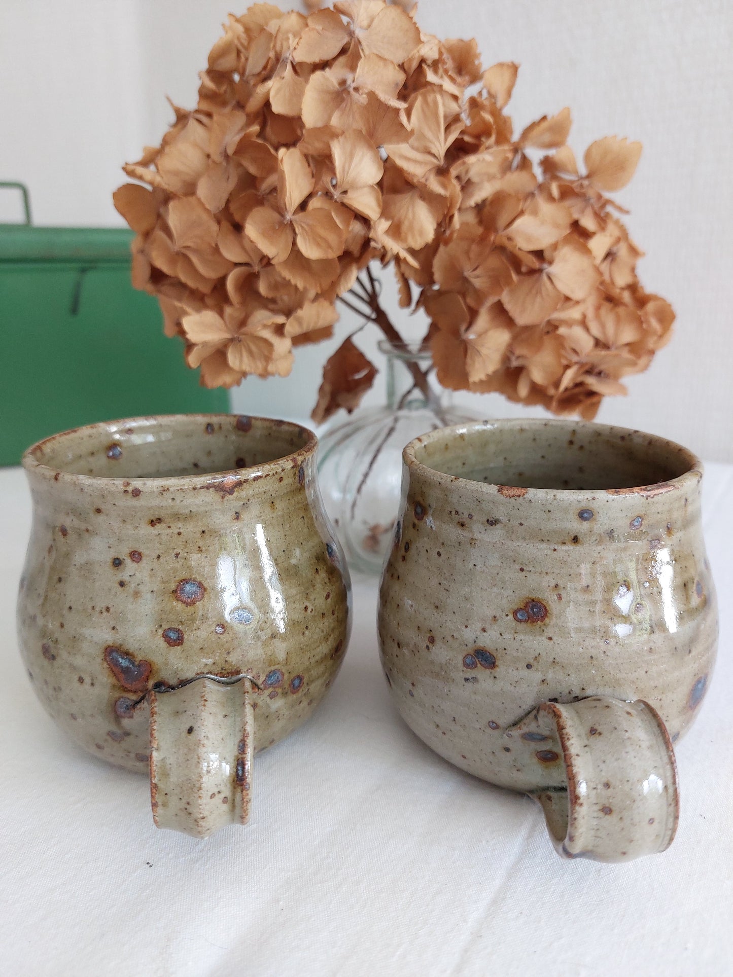 Lot de 2 mugs en grès