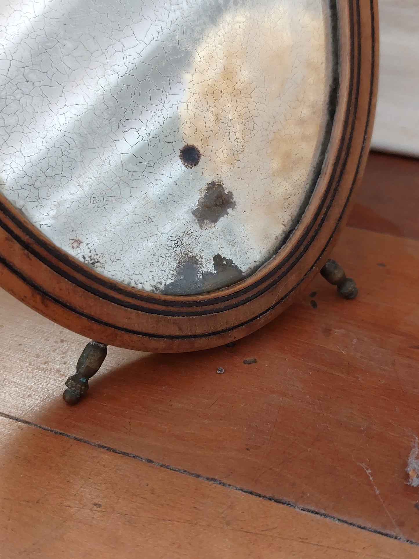 Petit miroir bois sur pied