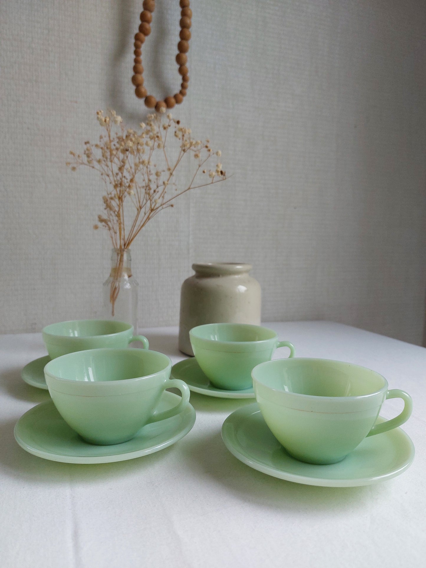 Lot de 4 tasses à café opaline