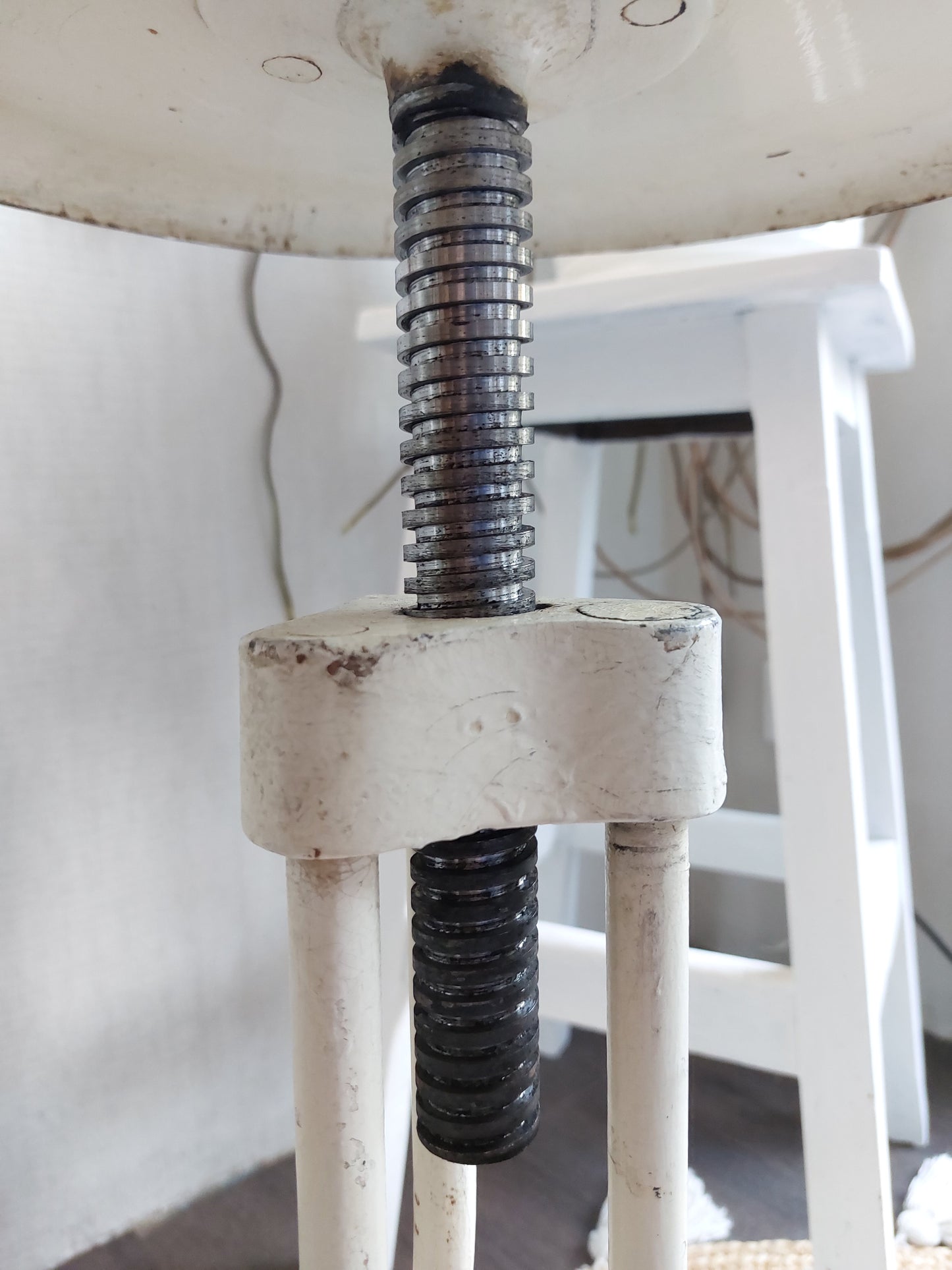 Tabouret pivotant industriel années 1940