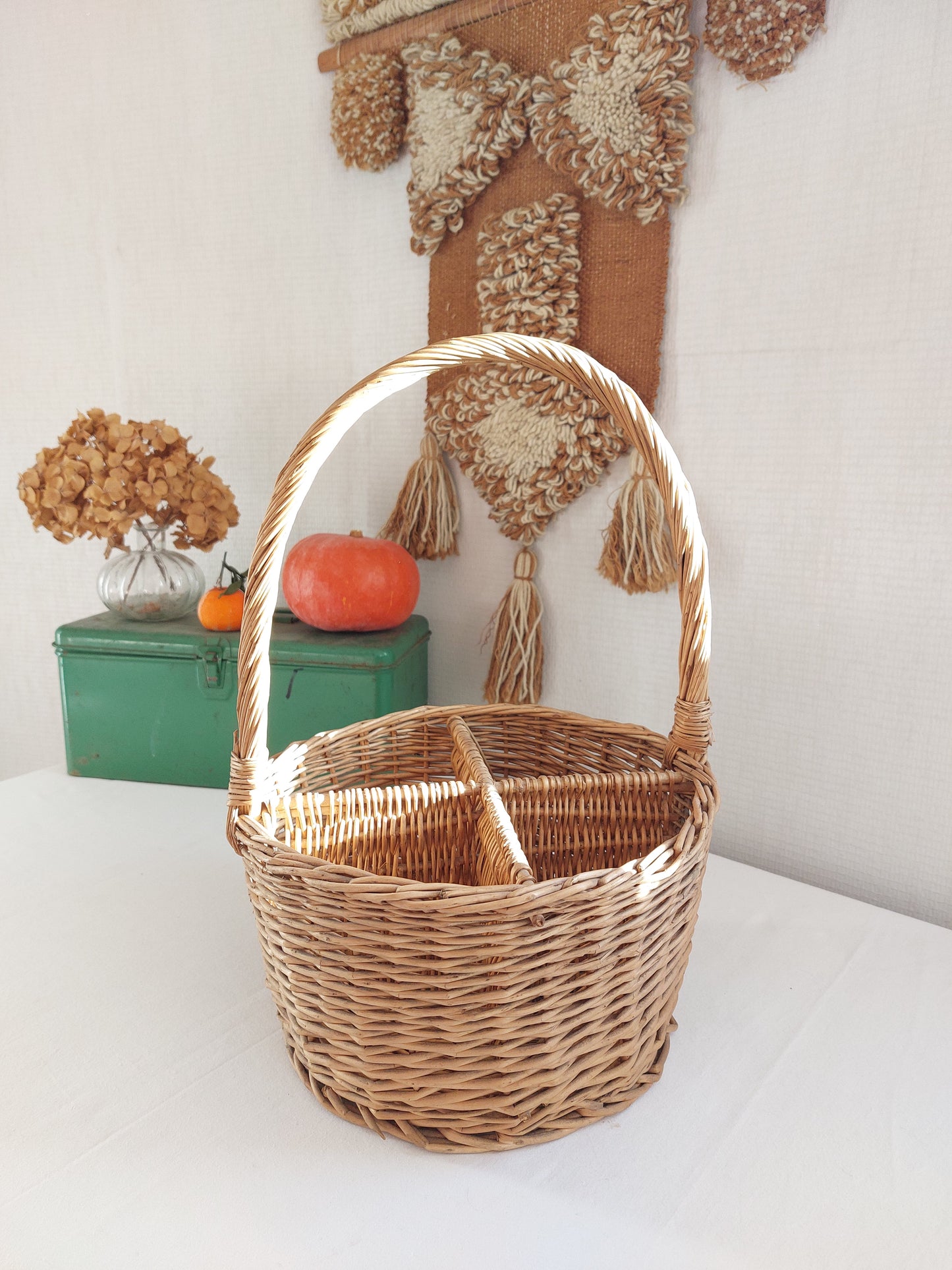 Panier à bouteilles en osier