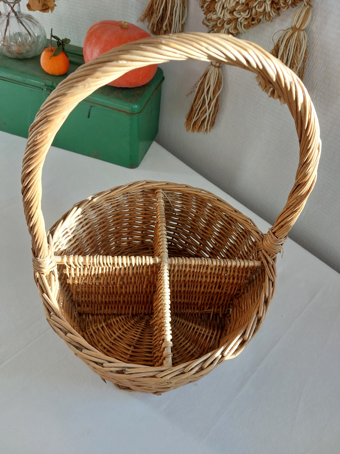 Panier à bouteilles en osier