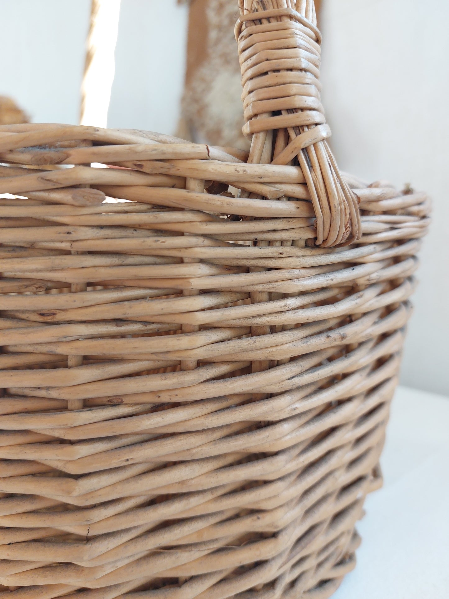Panier à bouteilles en osier