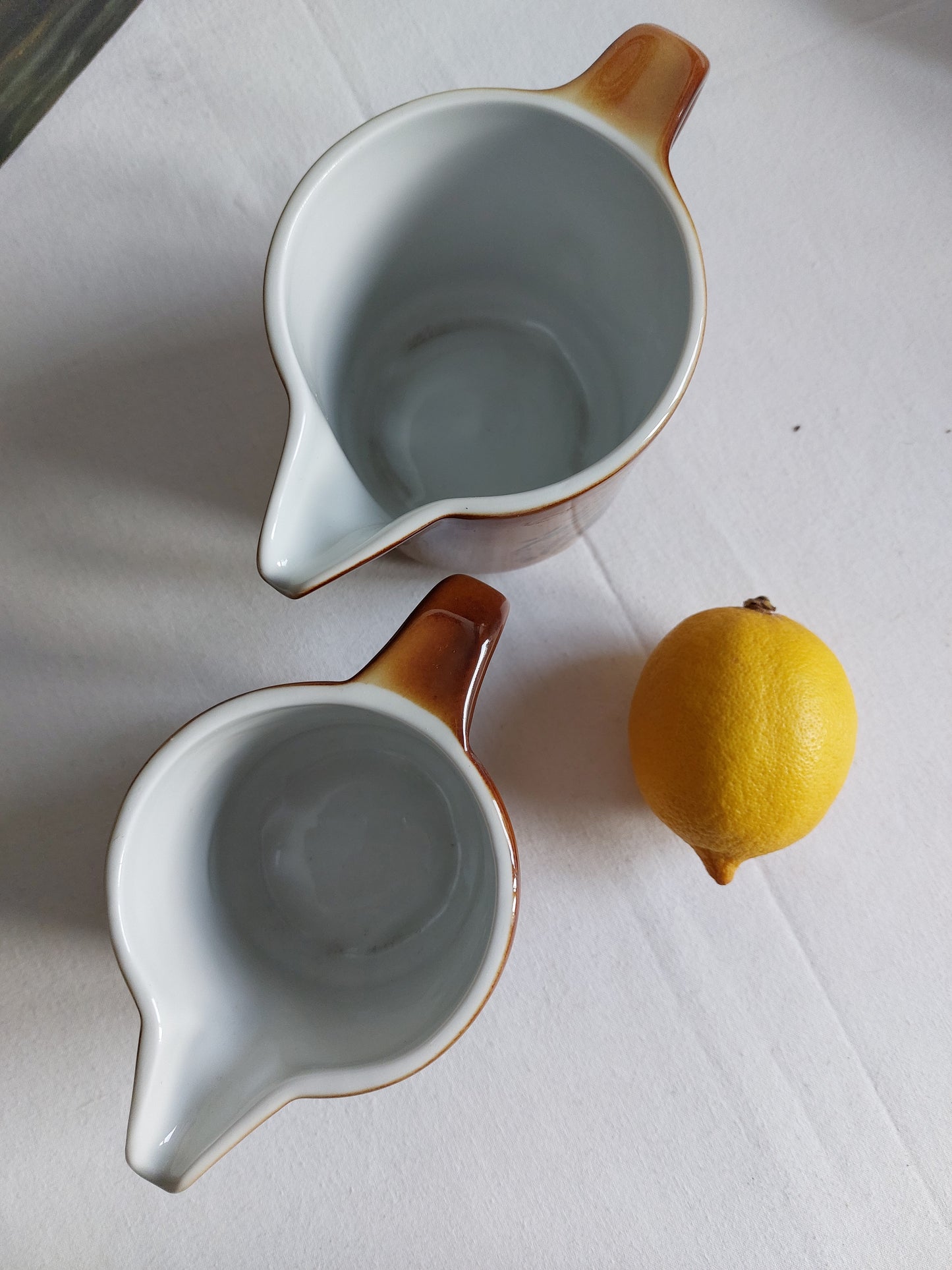 Lot de 2 pots à lait "Pillivuyt"