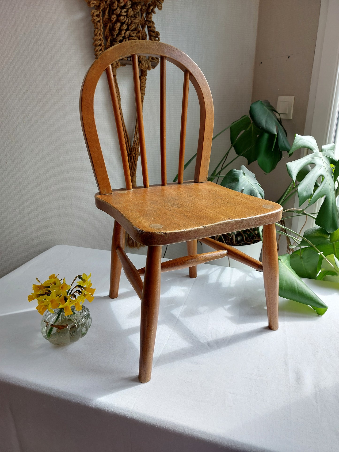 Chaise enfant à barreaux style Windsor