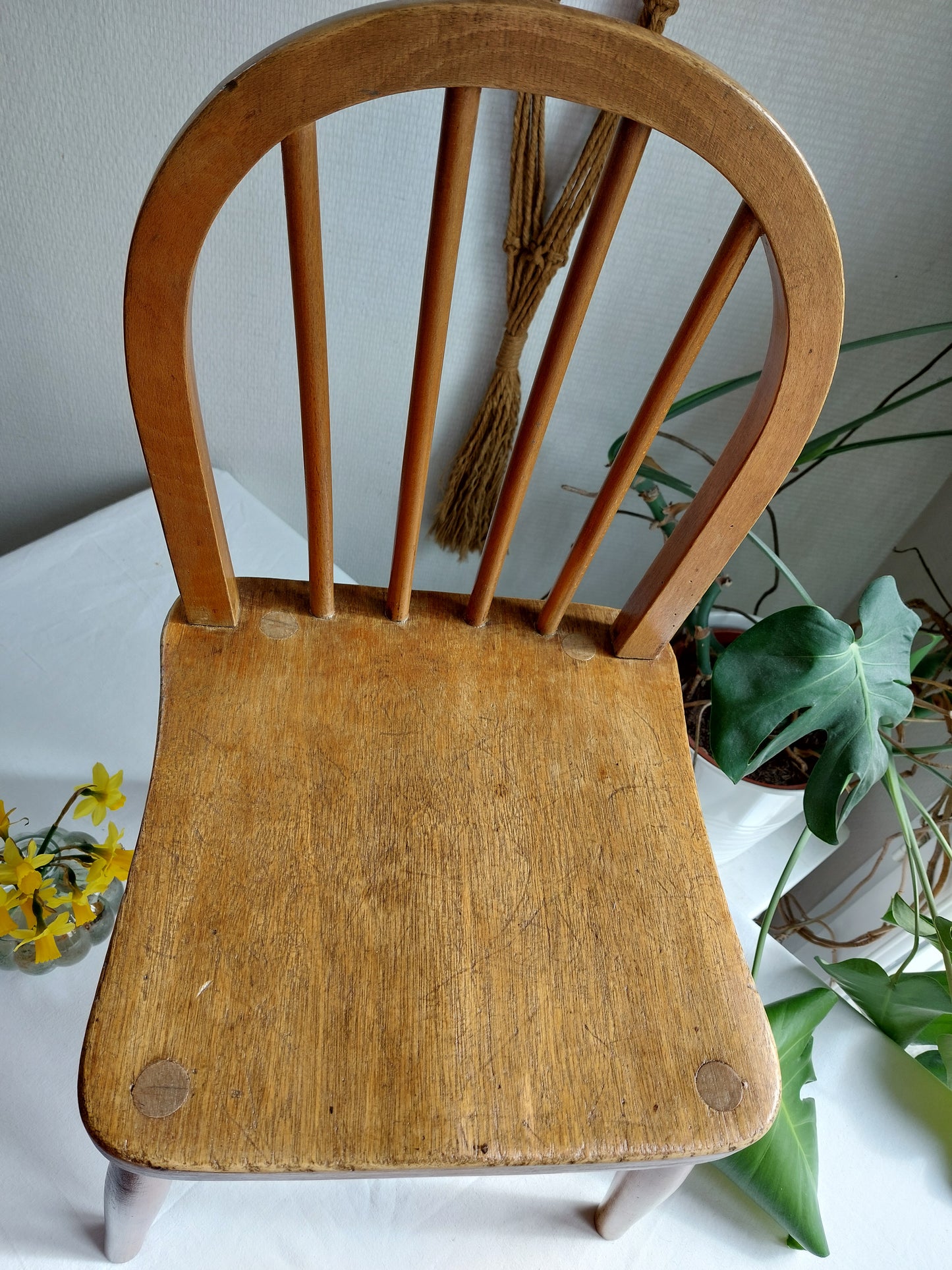 Chaise enfant à barreaux style Windsor