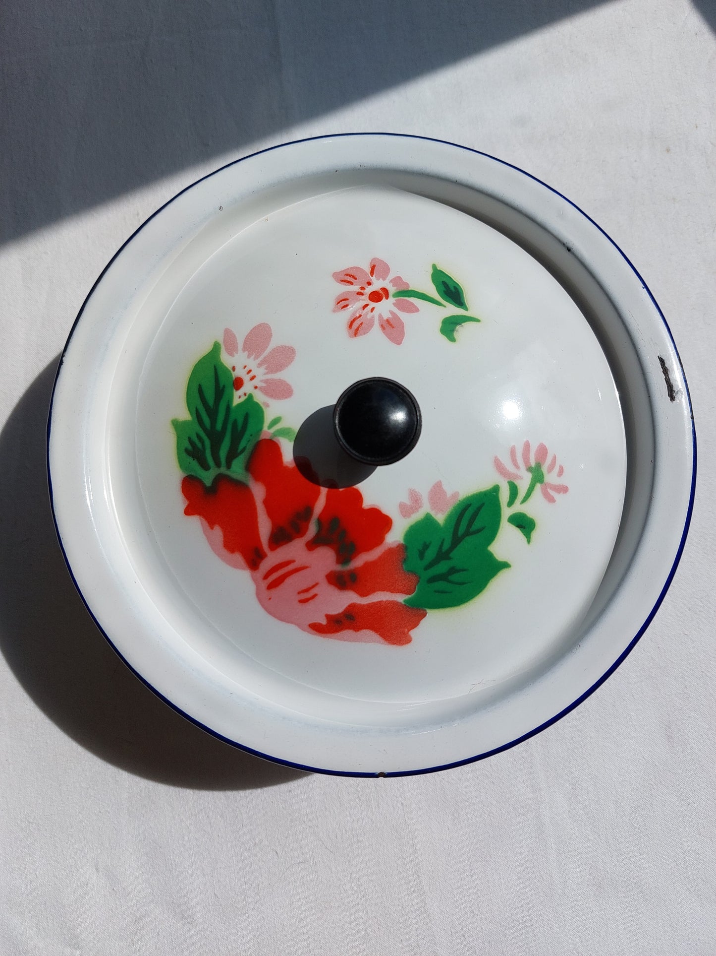 Petite cocotte en tôle émaillée