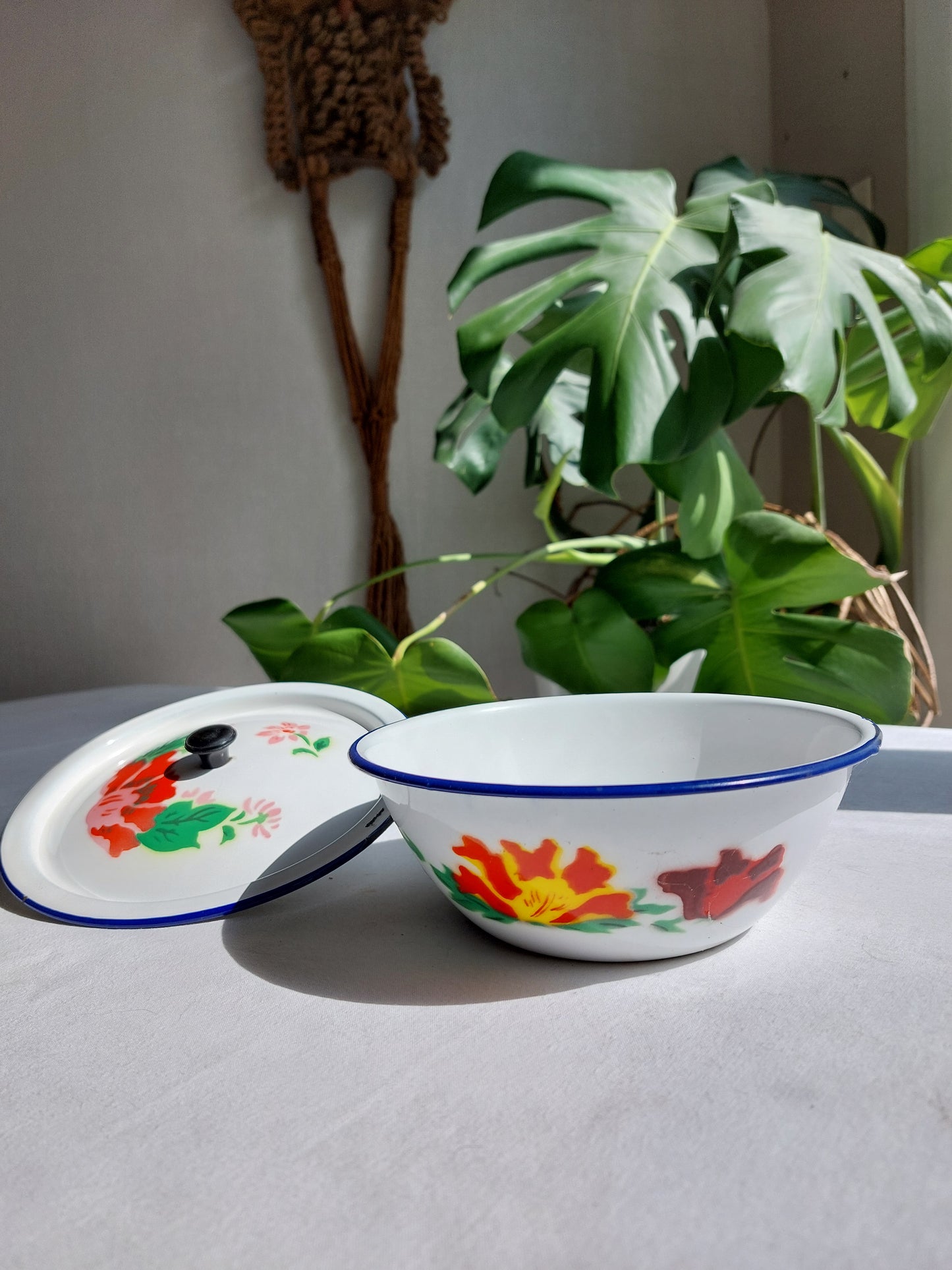Petite cocotte en tôle émaillée