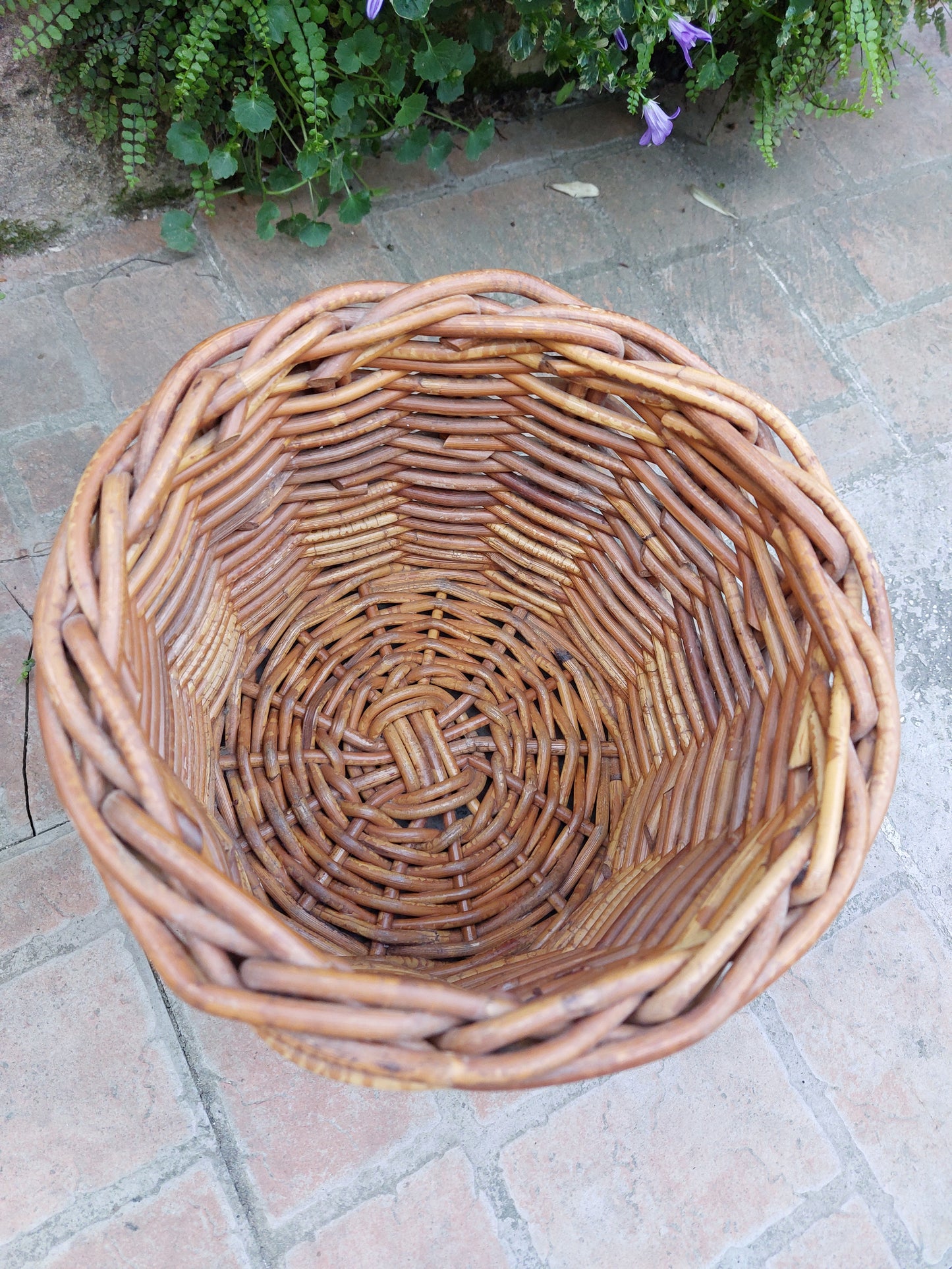 Corbeille ronde en poelet naturel