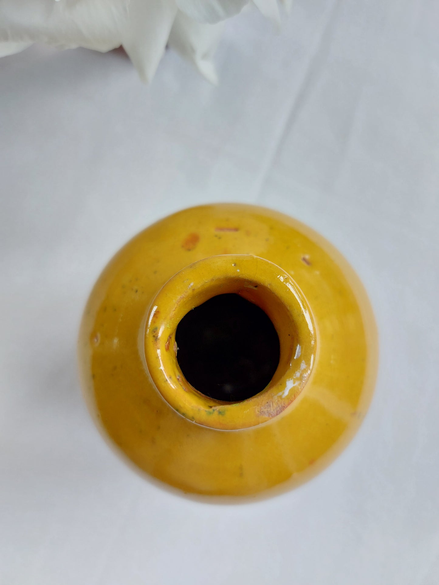 Petit vase en terre cuite