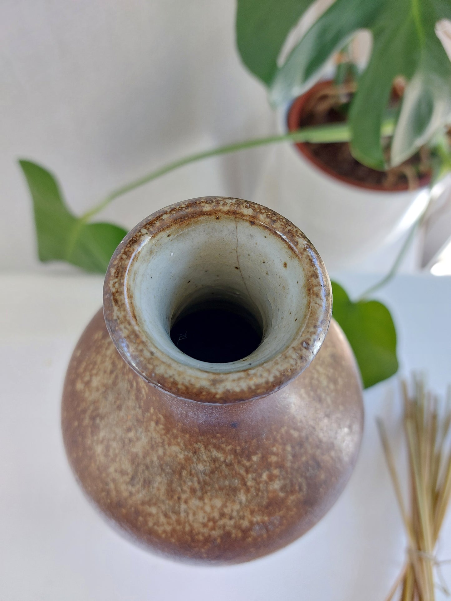 Grande bouteille en grès fabrication artisanale début XXème