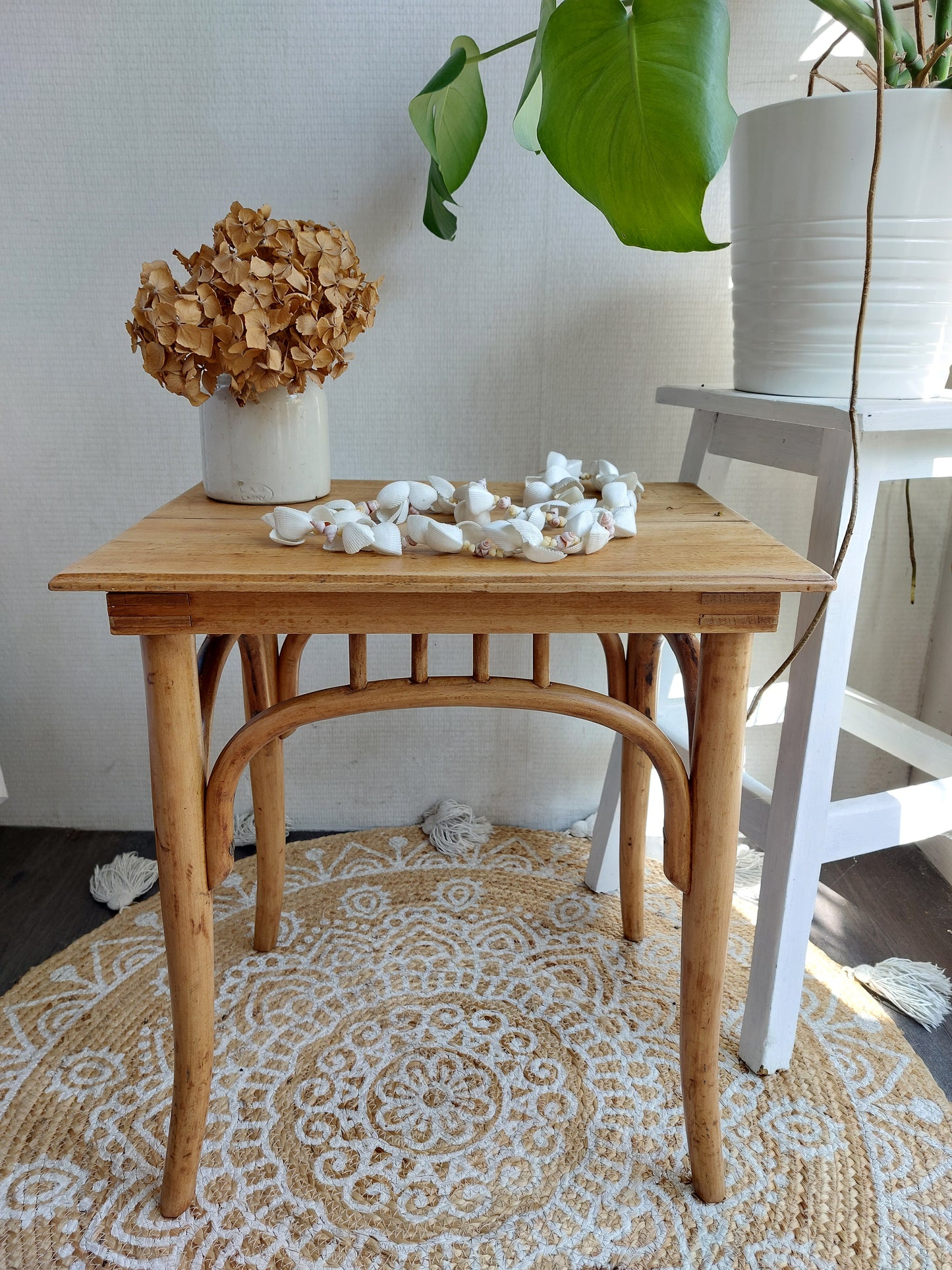 Petite table ancienne en bois tourné XXème