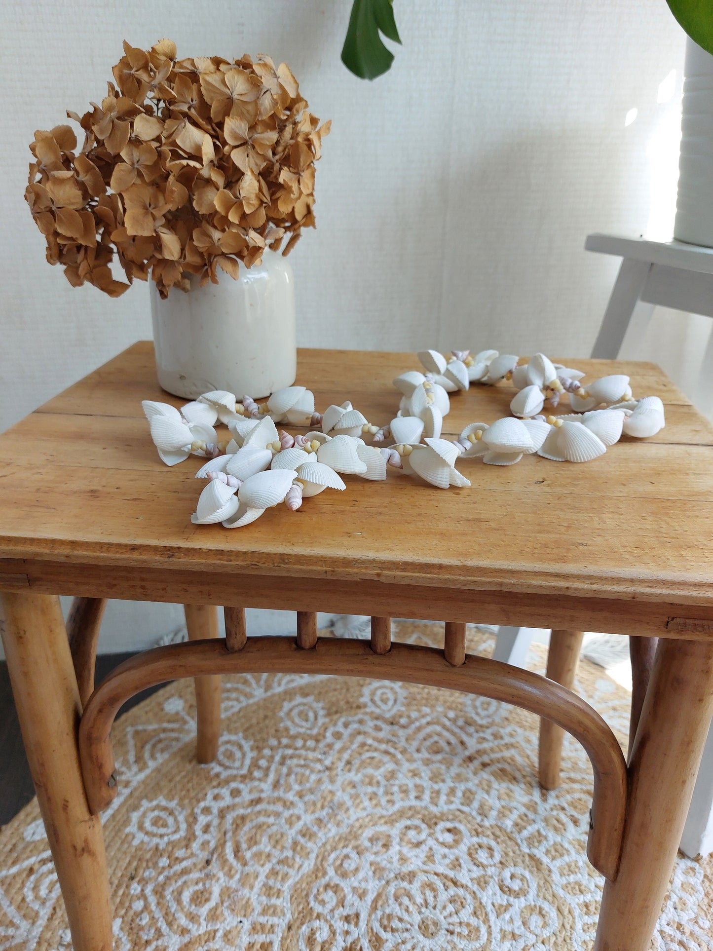 Petite table ancienne en bois tourné XXème