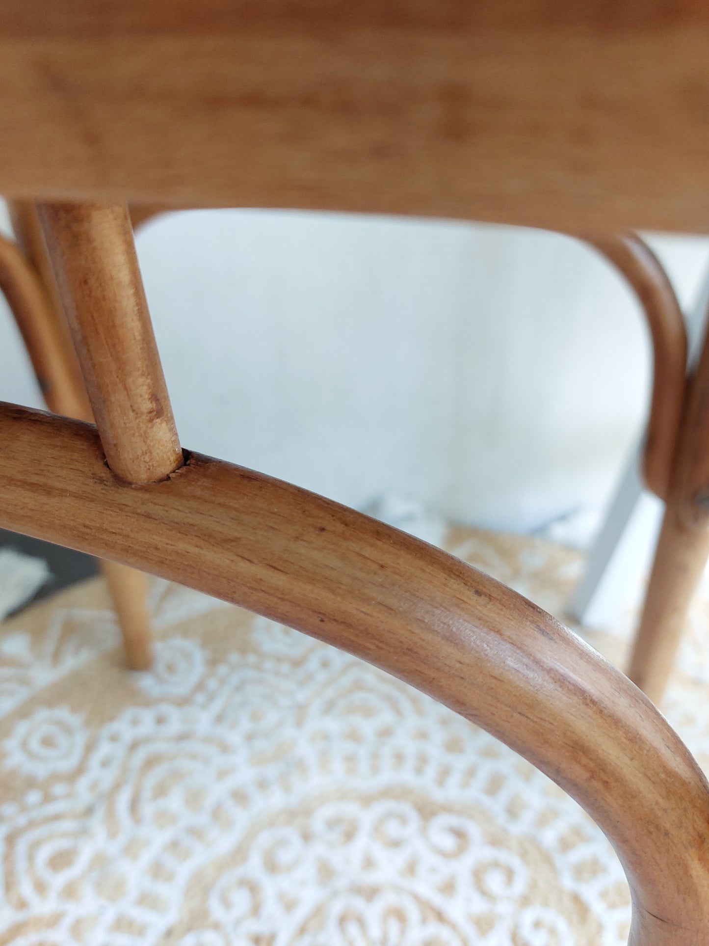 Petite table ancienne en bois tourné XXème