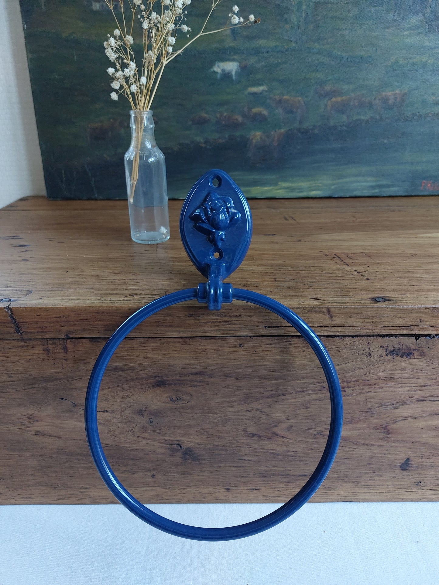 Porte serviette ancien en fonte émaillé
