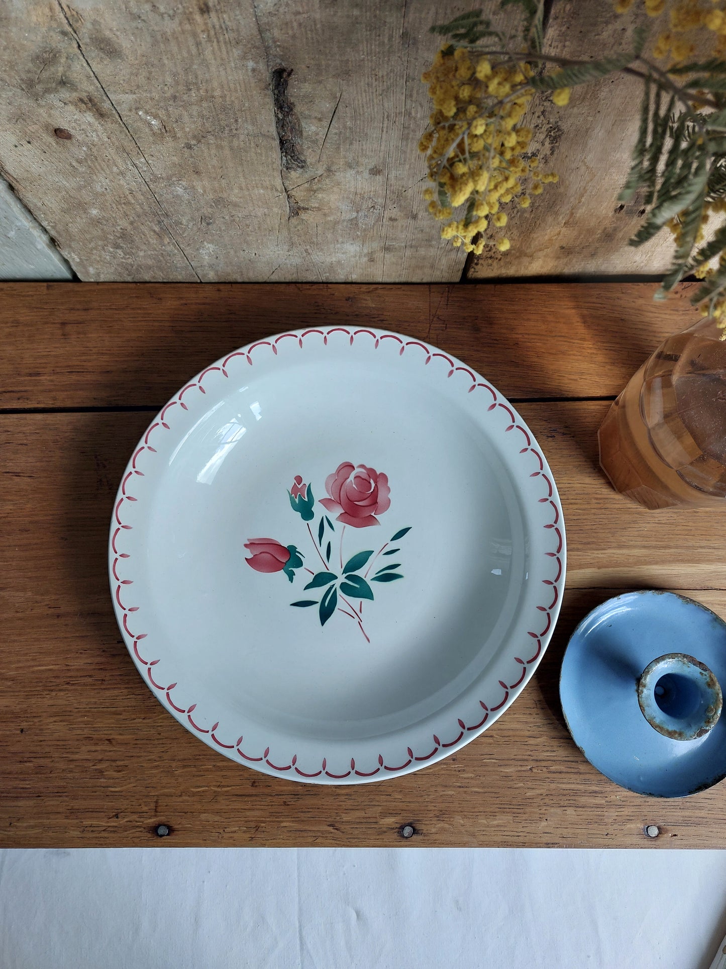 Plat creux ancien Badonviller « Rose en boutons »