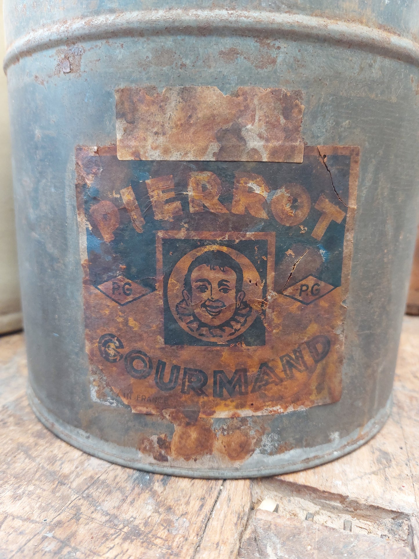 Boîte vintage Pierrot Goumand