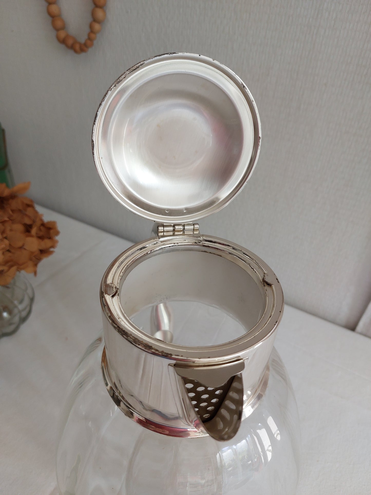 Broc en verre et métal argenté