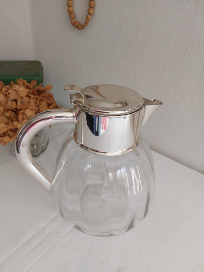 Broc en verre et métal argenté
