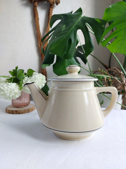 Théière liseré noir