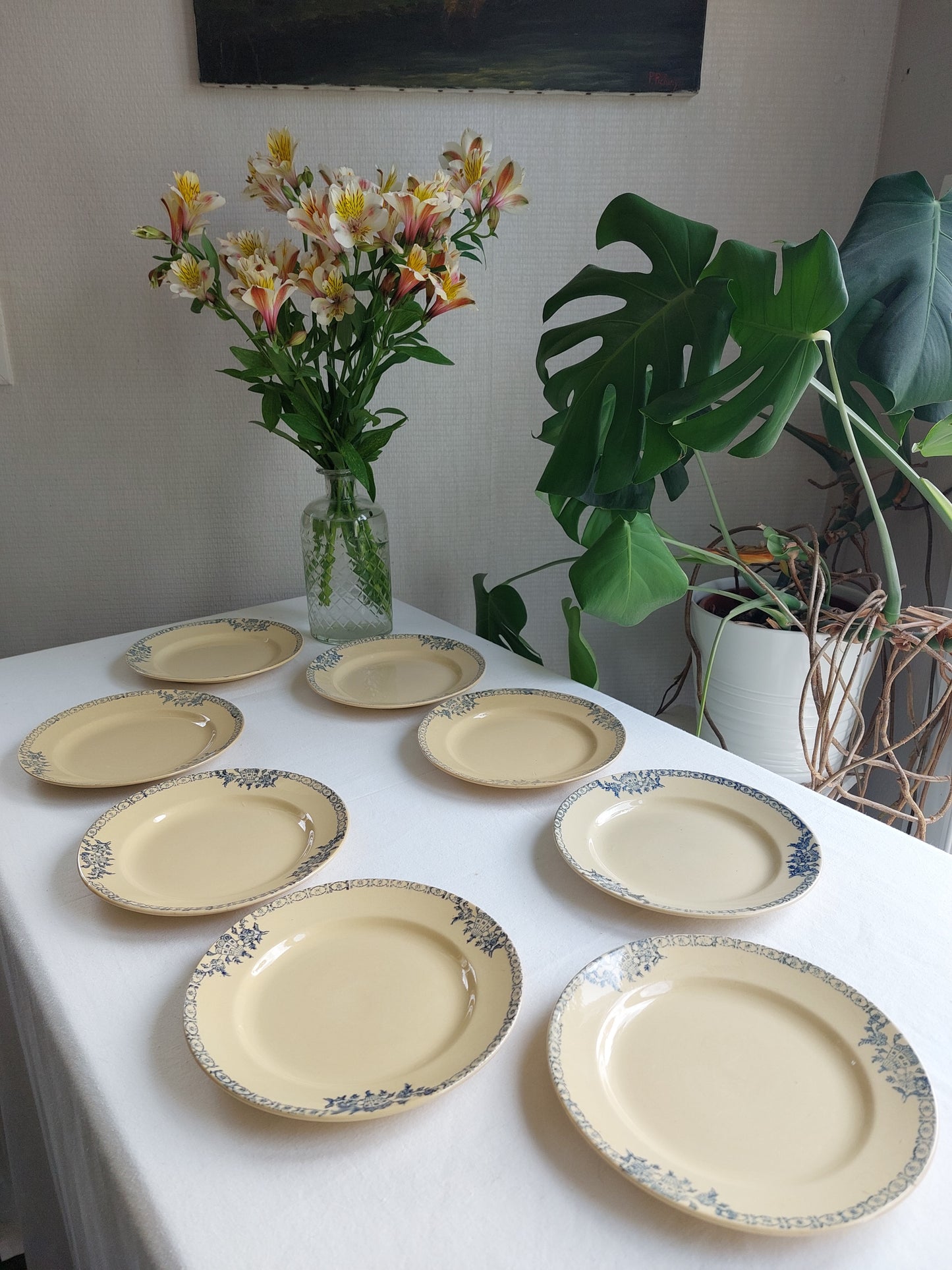 Lot de 8 assiettes à dessert anciennes Saint Amand modèle 4729