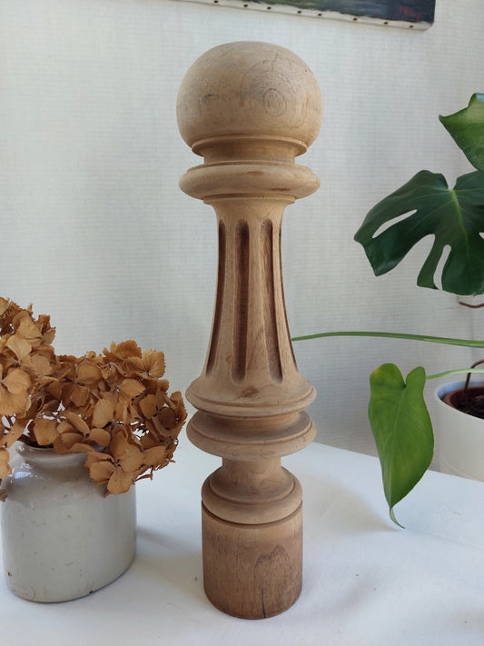 Objet de curiosité - Colonne en bois tourné Modèle 3
