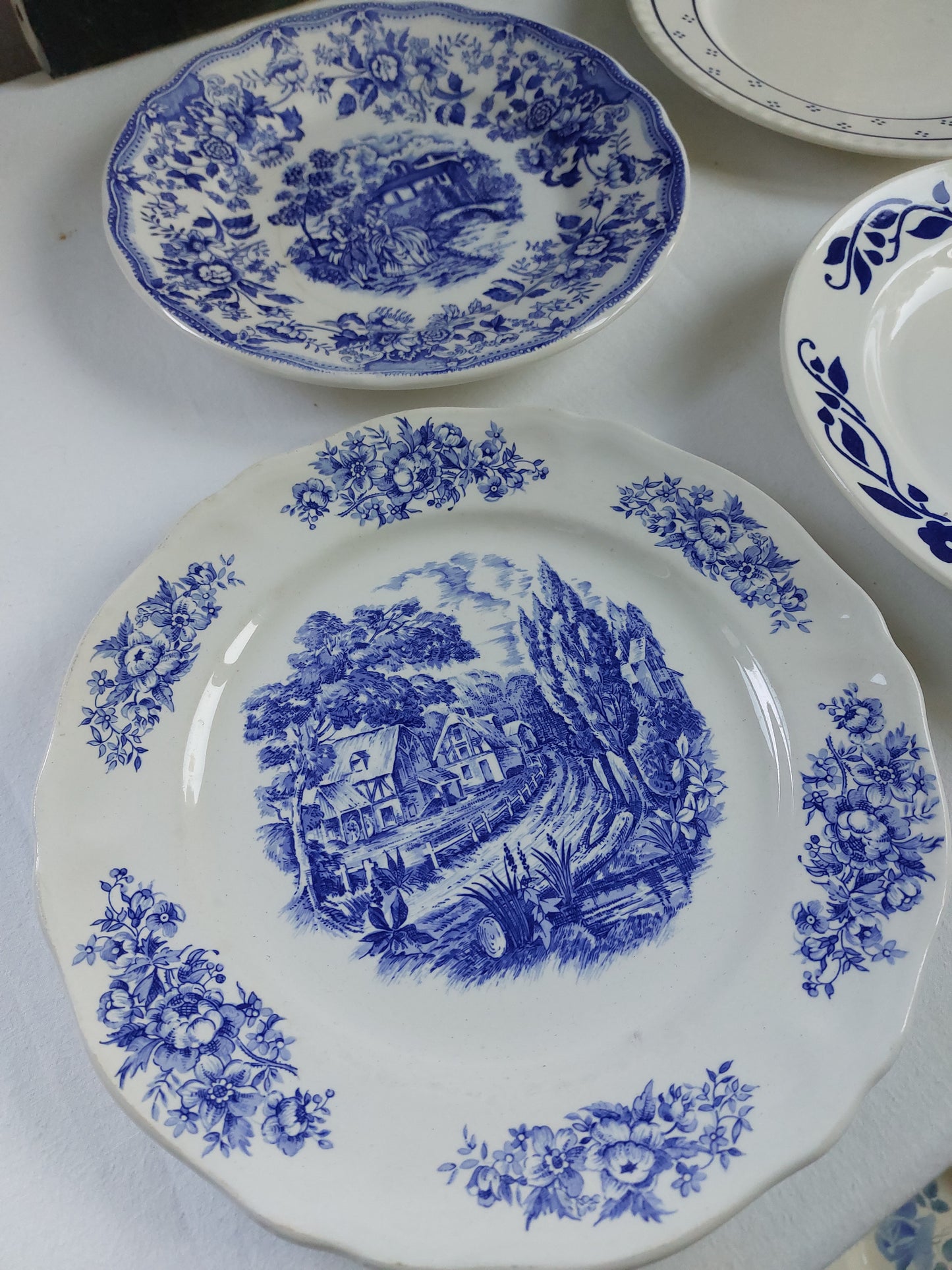 Lot de 6 assiettes plates dépareillées