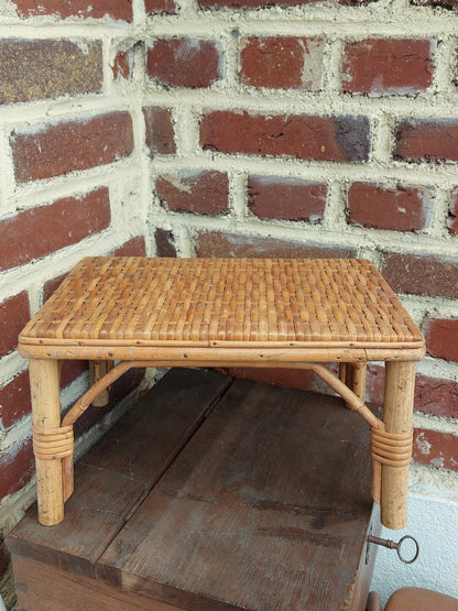 Tabouret ancien en bambou et rotin
