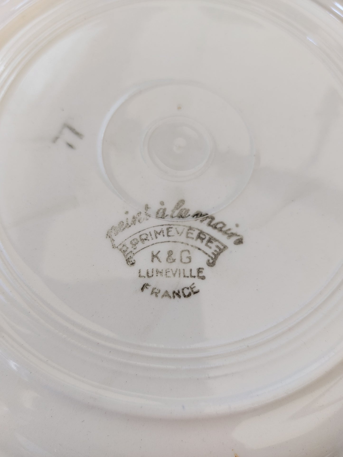 Lot de 6 assiettes plates et un compotier K&G Luneville modèle « Primevère »