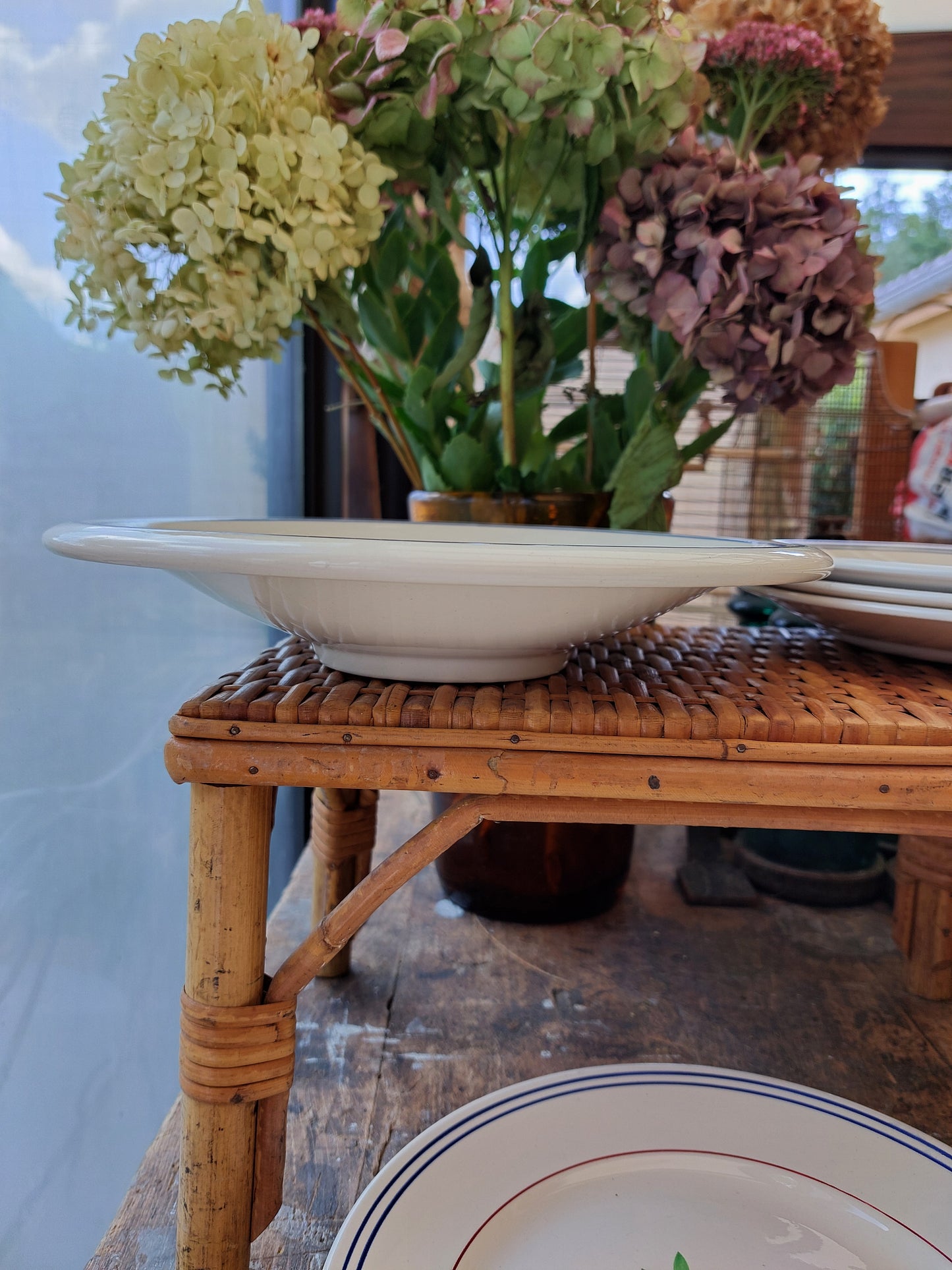 Lot de 6 assiettes plates et un compotier K&G Luneville modèle « Primevère »