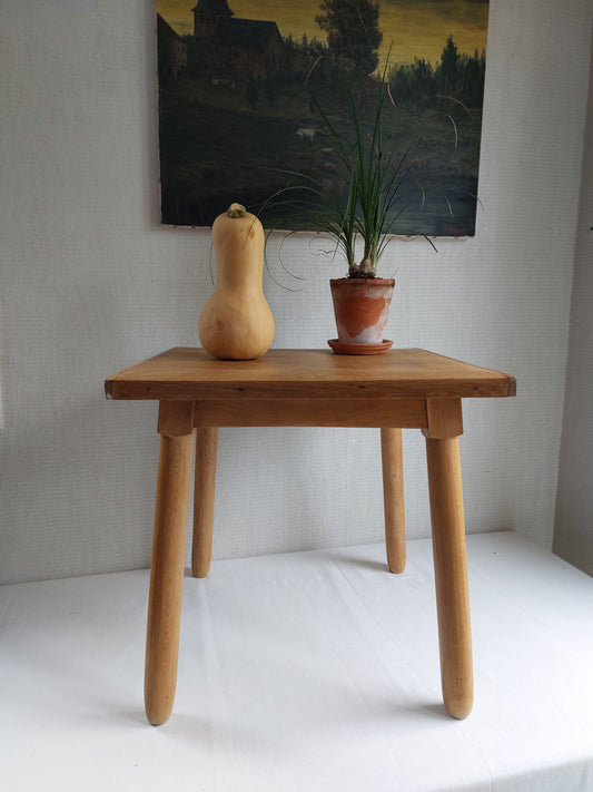 Petite table basse ancienne