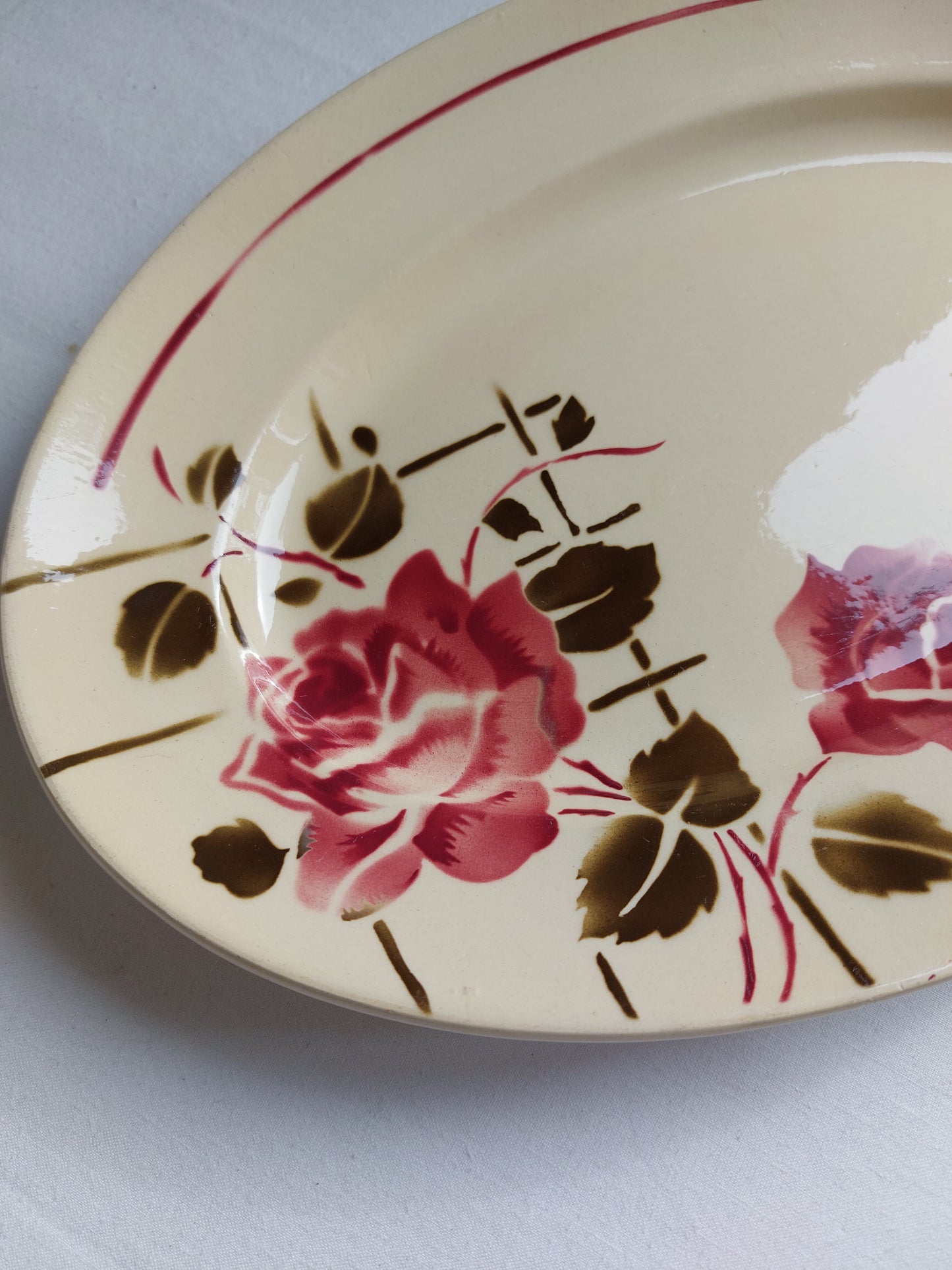 Plat ancien en faïence de Badonviller modèle « Simone »