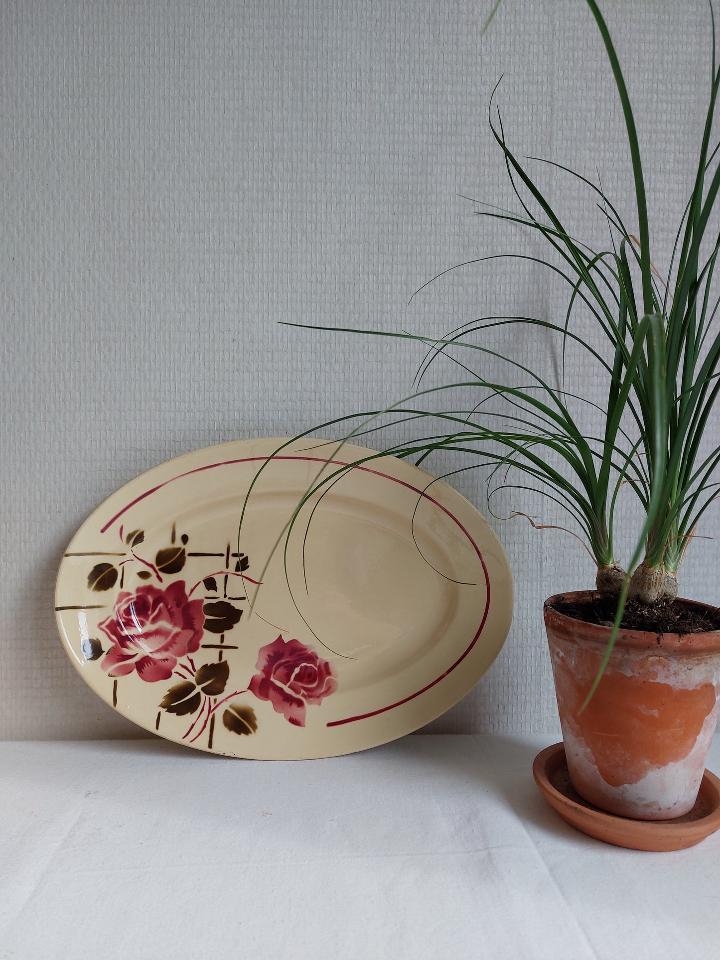 Plat ancien en faïence de Badonviller modèle « Simone »