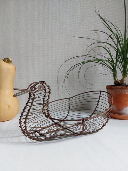 Panier ancien en fil de fer « canard »