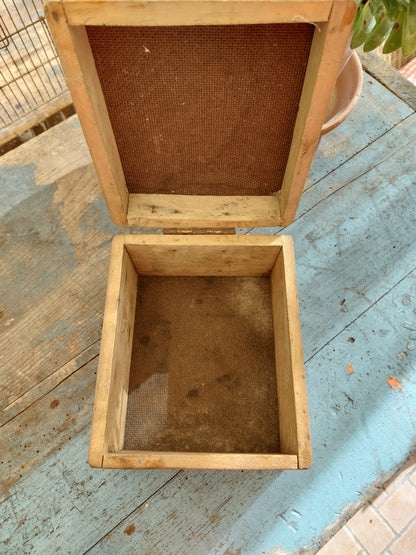 Coffret ancien en bois et formica vert