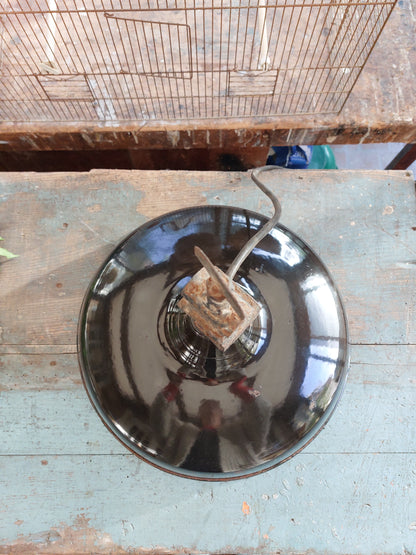 Suspension industrielle en émail noir, années 60