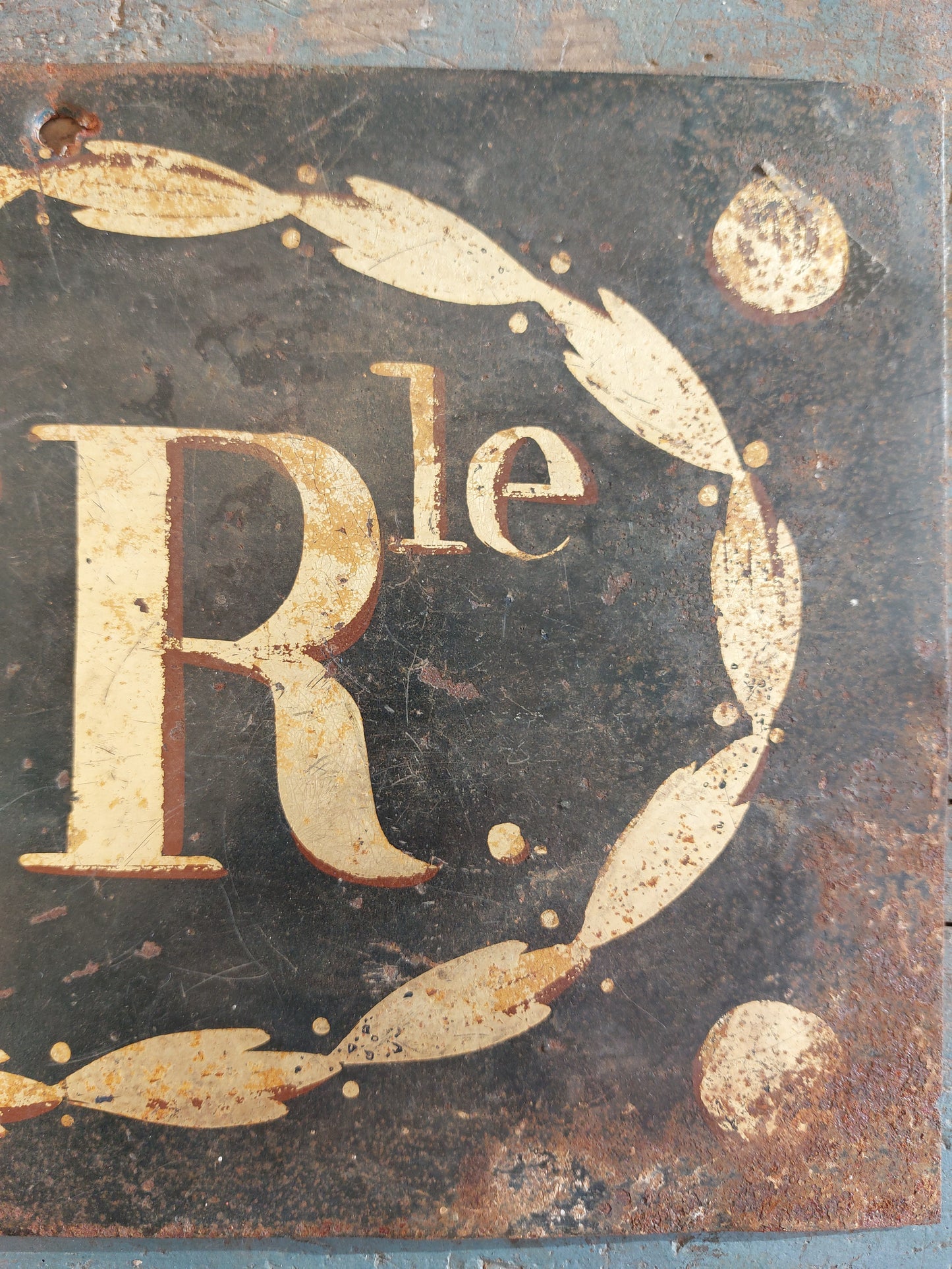 Enseigne vintage en métal "Cie Rle"