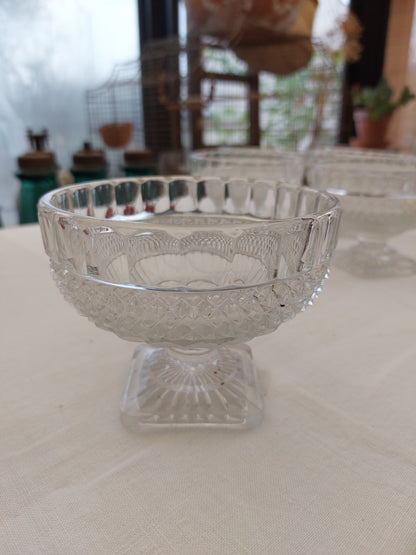 Lot de 5 coupelles sur pied