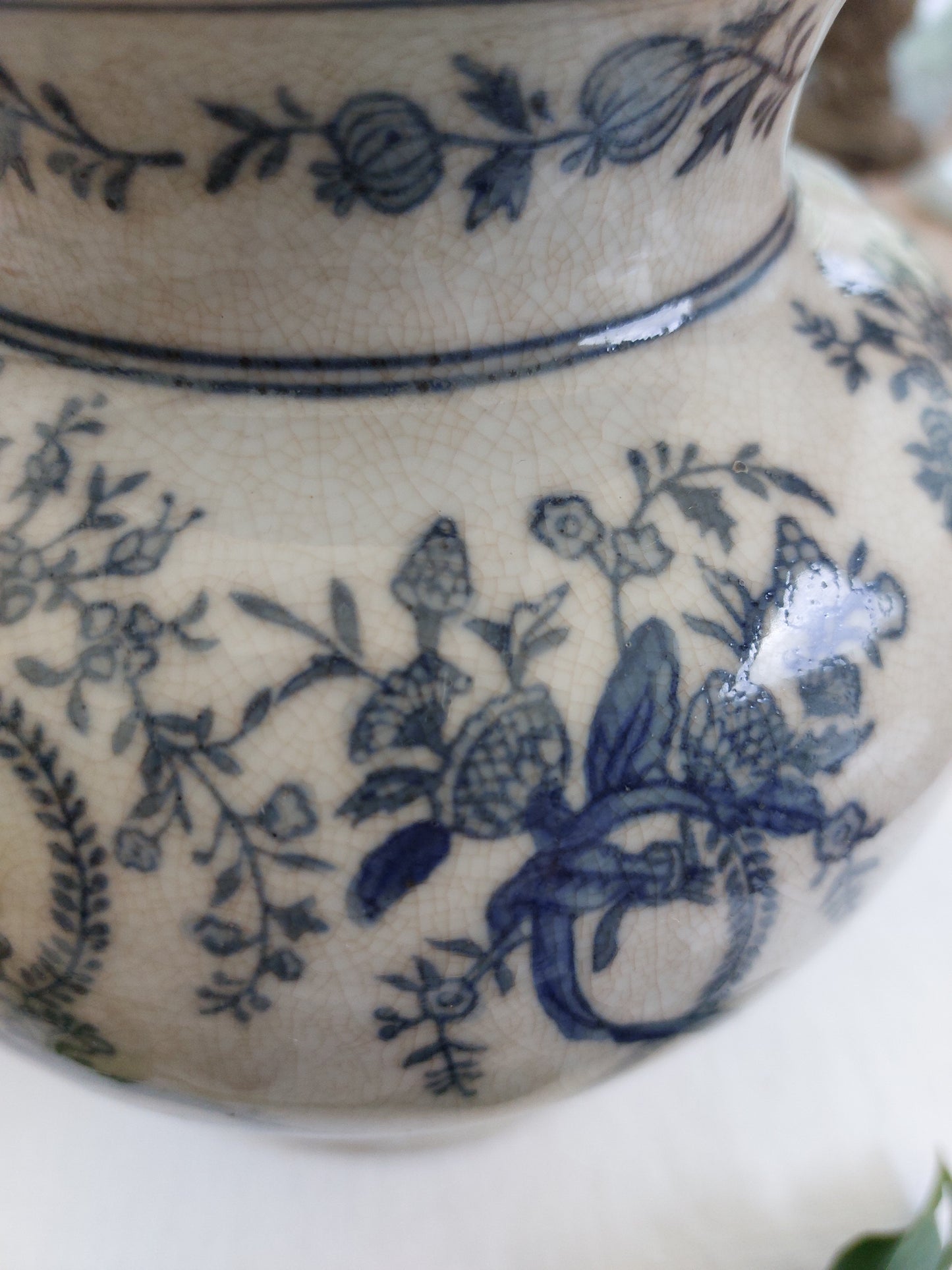 Vase décor bleu