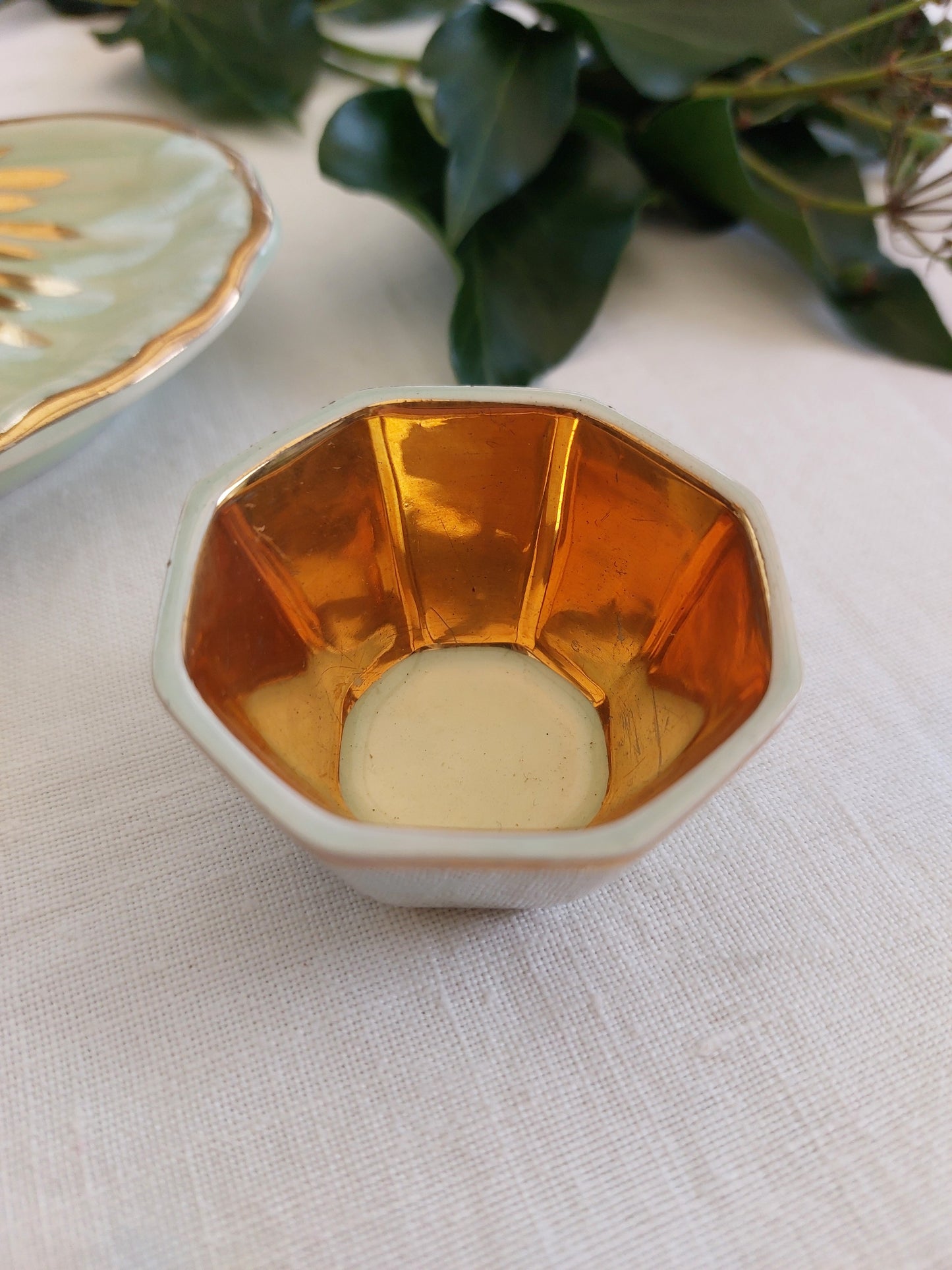 Porte savon et timbale vert d’eau et or ancien