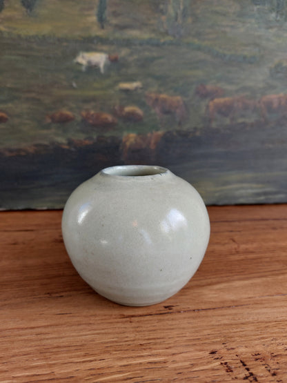 Petit vase boule en céramique