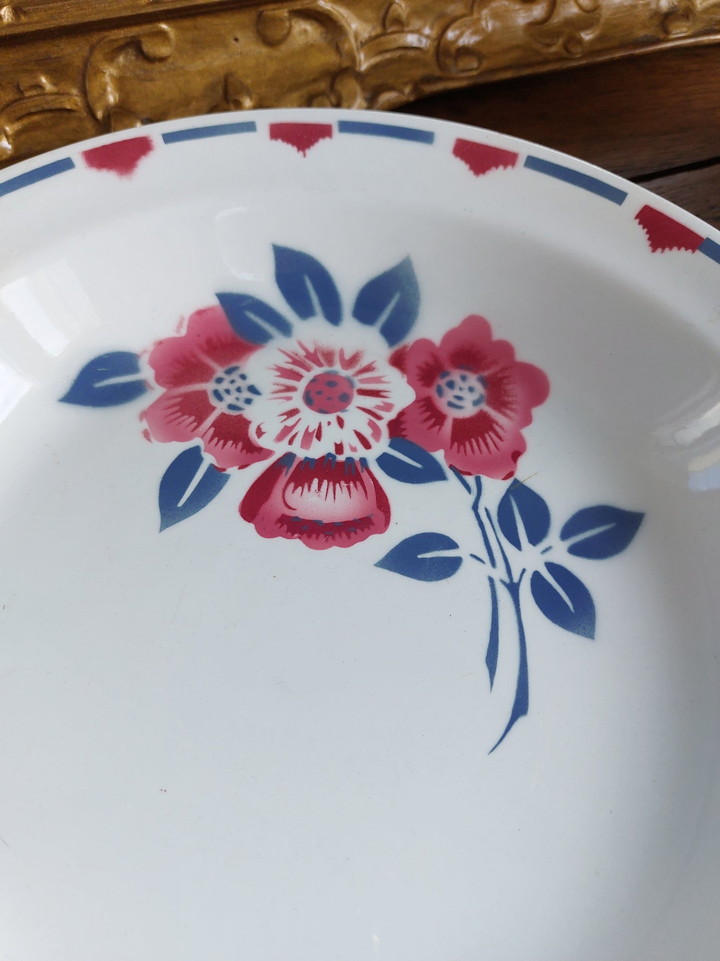 Lot de 4 assiettes creuses et 2 plats de service Salins