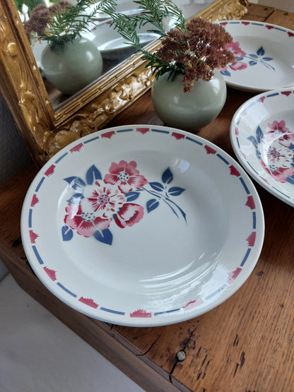 Lot de 4 assiettes creuses et 2 plats de service Salins