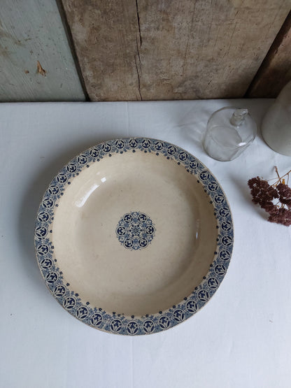 Plat creux ancien Gien modèle "Cuba"