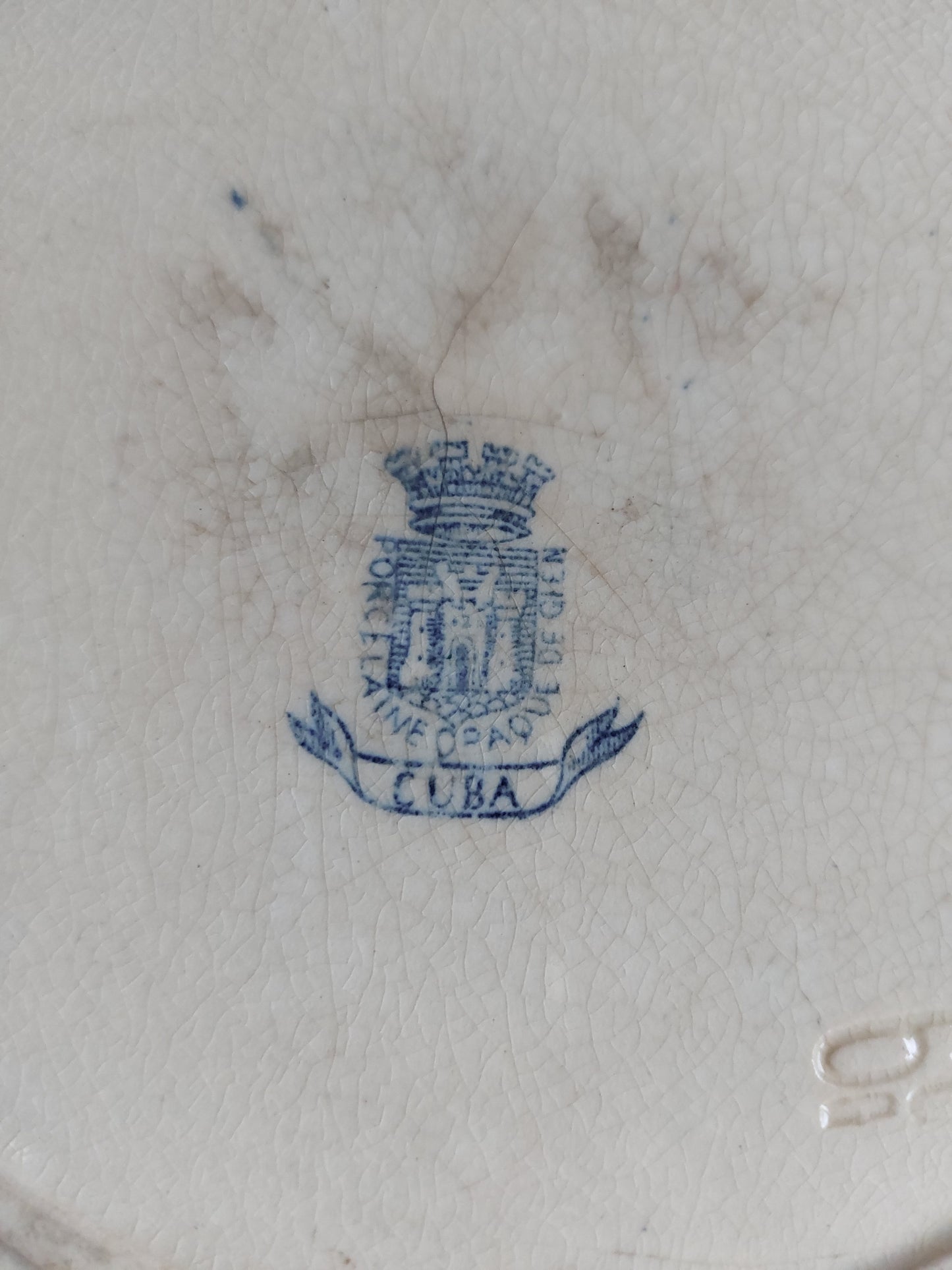 Plat creux ancien Gien modèle "Cuba"